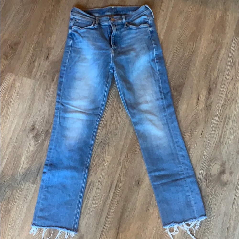 Mother denim. The mid rise dazzler ankle fray.